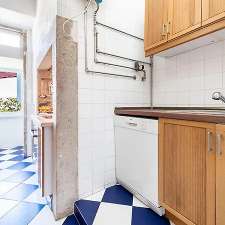 Guestready - Family W Rooftop In Alcantara Apartment